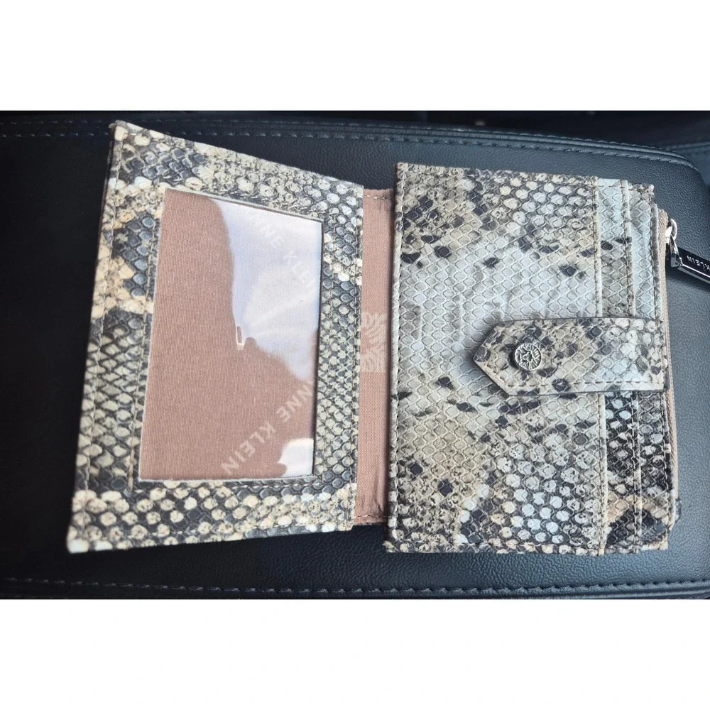 Anne Klein Womens Snakeskin Embossed Slim Card Holder Wallet Zip Coin Beige ID